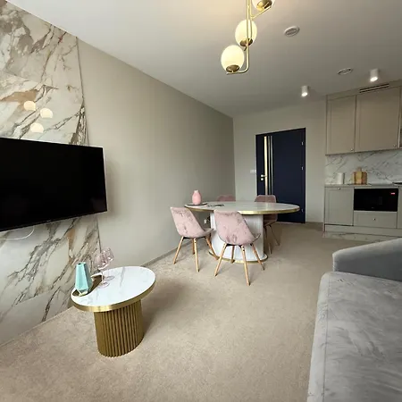 Continental Piamola Apartment