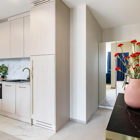 Continental Piamola Blisko Plazy 库瑞尼卡慕斯卡