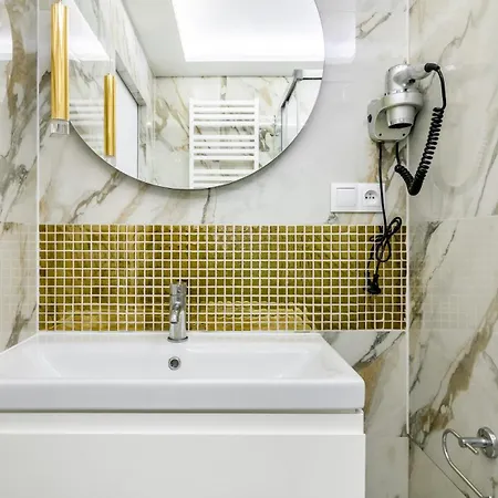 Continental Piamola Blisko Plazy * 库瑞尼卡慕斯卡