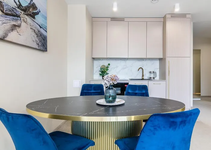 Apartment Continental Piamola Blisko Plazy