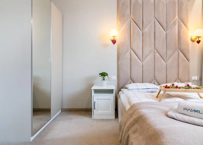 Continental Piamola Blisko Plazy Apartment