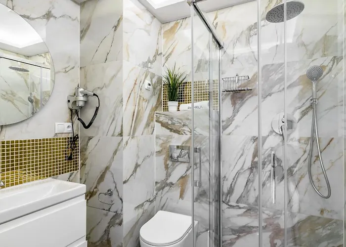 Continental Piamola Blisko Plazy *